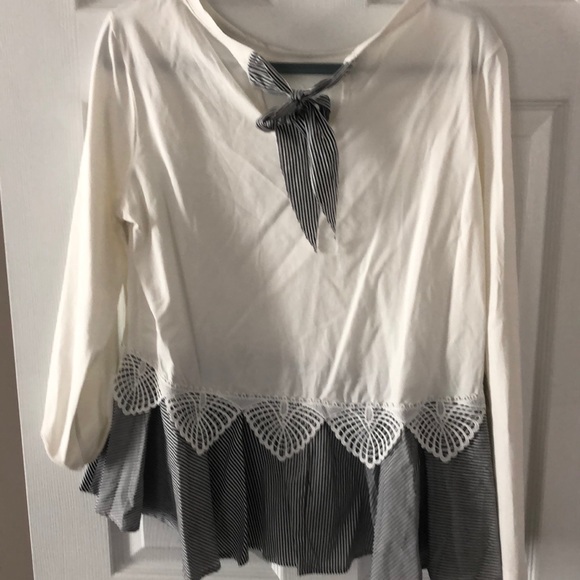 Cute top - Picture 3 of 4